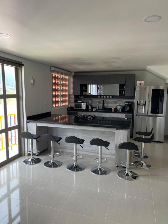 Апартаменти Apartamento De Lujo Гуатапе Екстер'єр фото
